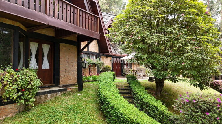 Imagem Casa com 6 Quartos à Venda, 565 m² em Região De Capivari - Campos Do Jordão