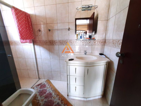 Imagem Casa com 4 Quartos à Venda, 380 m²