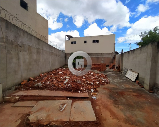 Terreno à Venda, 170 m² em Canelas - Montes Claros
