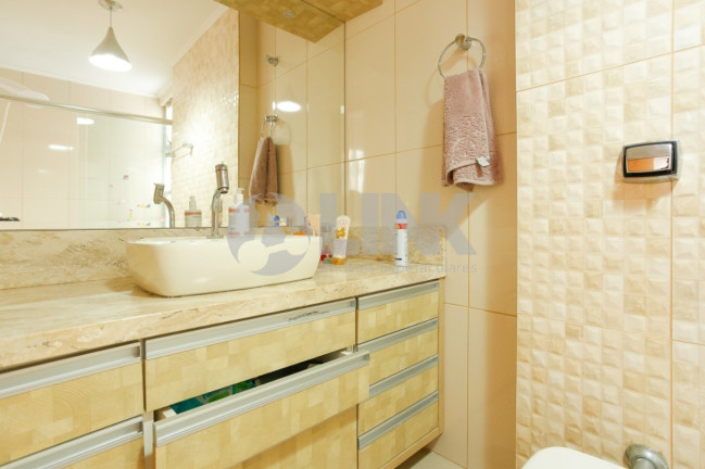 Imagem Apartamento com 3 Quartos à Venda, 133 m² em Independência - Porto Alegre Imagem Apartamento com 3 Quartos à Venda, 133 m² em Independência - Porto Alegre
