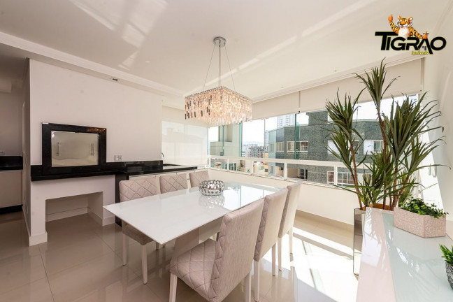 Imagem Apartamento com 3 Quartos à Venda, 130 m² em Centro - Balneário Camboriú Imagem Apartamento com 3 Quartos à Venda, 130 m² em Centro - Balneário Camboriú