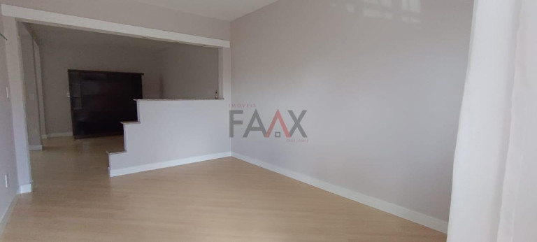 Imagem Casa com 3 Quartos à Venda, 134 m² em Trianon - Guarapuava Imagem Casa com 3 Quartos à Venda, 134 m² em Trianon - Guarapuava