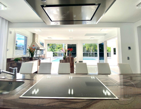 Imagem Casa com 6 Quartos à Venda, 800 m² em Jurerê Internacional - Florianópolis Imagem Casa com 6 Quartos à Venda, 800 m² em Jurerê Internacional - Florianópolis
