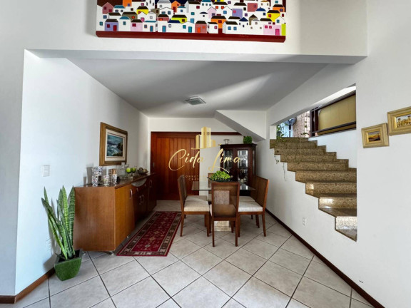 Imagem Casa com 3 Quartos à Venda, 210 m² em Balneário - Florianópolis