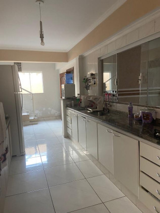 Imagem Sobrado com 4 Quartos à Venda, 300 m² em Junqueira - Lins