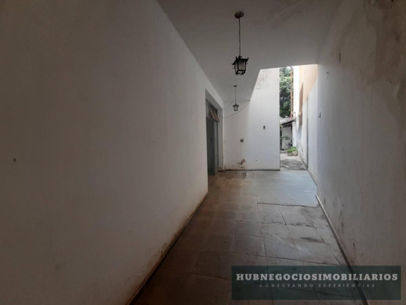 Casa à Venda, 370 m² em Centro - Montes Claros