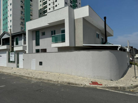 Imagem Casa com 3 Quartos à Venda, 242 m² em Centro - Barra Velha Imagem Casa com 3 Quartos à Venda, 242 m² em Centro - Barra Velha