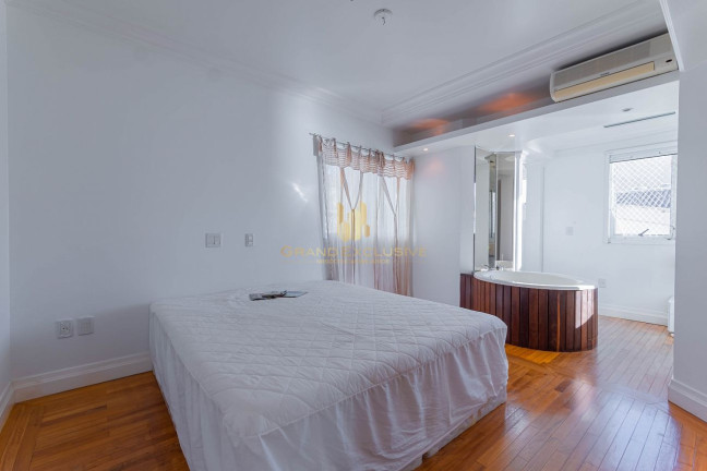 Imagem Apartamento com 2 Quartos à Venda, 130 m² em Centro - Balneário Camboriú Imagem Apartamento com 2 Quartos à Venda, 130 m² em Centro - Balneário Camboriú
