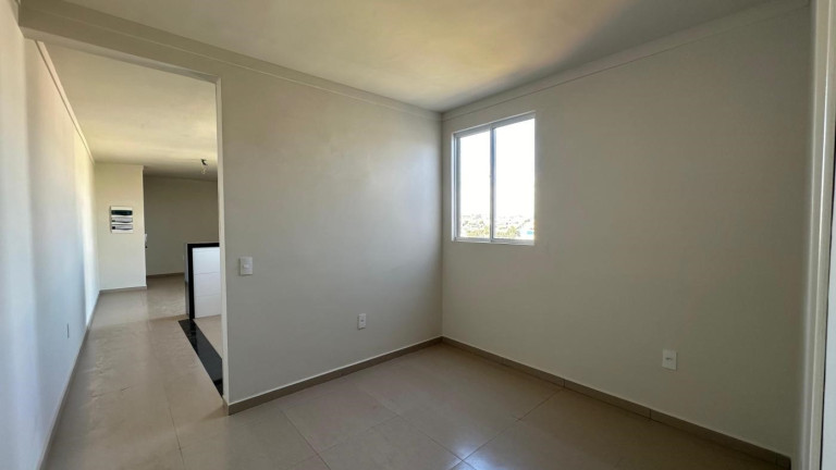 Imagem Imóvel com 2 Quartos à Venda, 65 m² em Cabral - Contagem