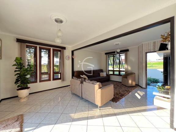 Imagem Casa com 3 Quartos à Venda, em Glória - Joinville Imagem Casa com 3 Quartos à Venda, em Glória - Joinville