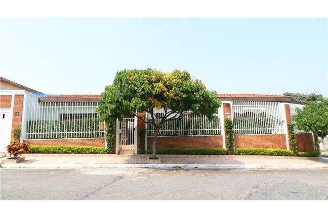 Imagem Casa com 3 Quartos à Venda, 181 m² em Jardim Aeroporto - São Paulo Imagem Casa com 3 Quartos à Venda, 181 m² em Jardim Aeroporto - São Paulo