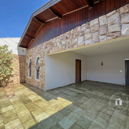 Casa à Venda, 400 m² em Vila Maria - Botucatu