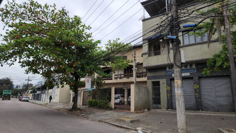 Imagem Imóvel com 5 Quartos à Venda, em Campo Grande - Rio De Janeiro Imagem Imóvel com 5 Quartos à Venda, em Campo Grande - Rio De Janeiro