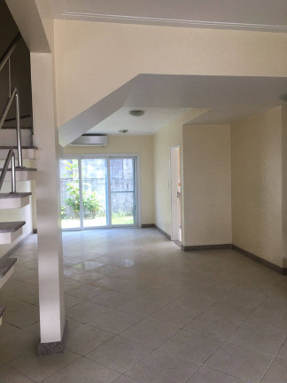 Imagem Apartamento com 4 Quartos para Alugar, 300 m² em Flores - Manaus