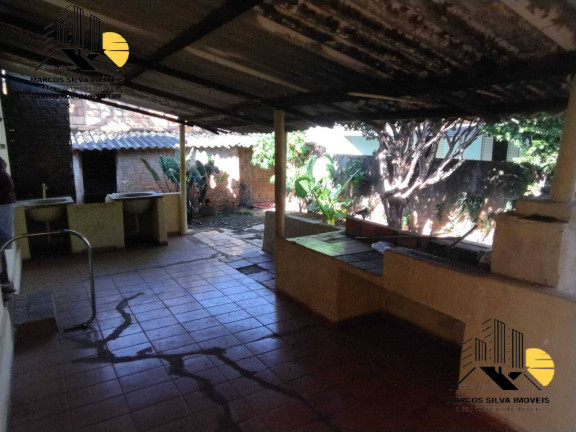 Imagem Casa com 3 Quartos à Venda, 300 m² em Segismundo Pereira - Uberlândia