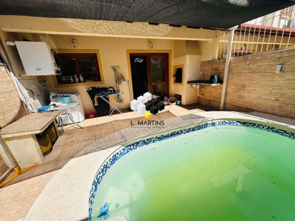 Imagem Casa com 3 Quartos à Venda, 215 m² em Hípica - Porto Alegre Imagem Casa com 3 Quartos à Venda, 215 m² em Hípica - Porto Alegre