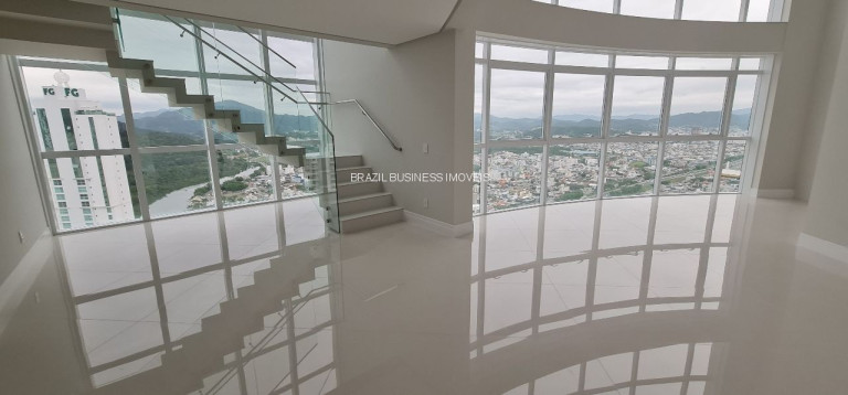 Imóvel com 4 Quartos à Venda, 227 m² em Centro - Balneário Camboriú
