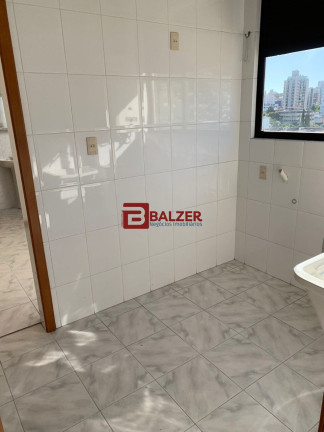 Imagem Apartamento com 2 Quartos à Venda, 126 m² em Centro - Florianópolis