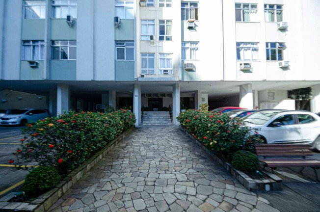 Imagem Imóvel com 2 Quartos à Venda, 75 m² em Lagoa - Rio De Janeiro Imagem Imóvel com 2 Quartos à Venda, 75 m² em Lagoa - Rio De Janeiro