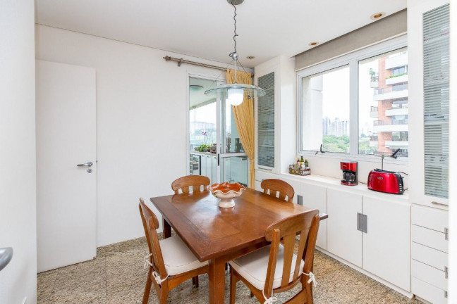 Imagem Apartamento com 3 Quartos à Venda, 257 m² em Moema - São Paulo