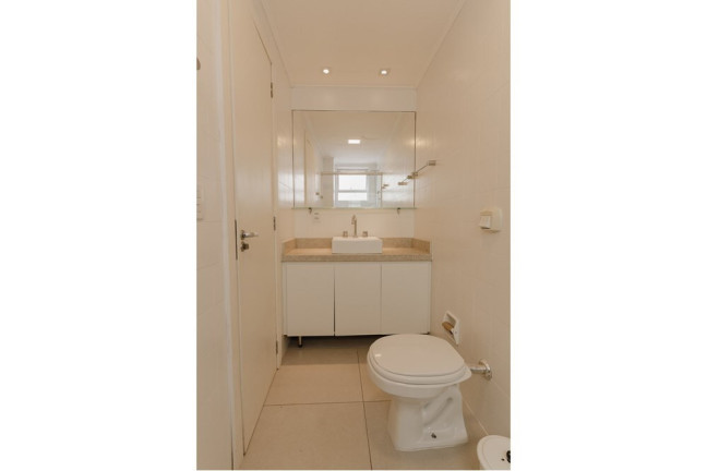 Imagem Imóvel com 3 Quartos à Venda, em Rio Branco - Porto Alegre Imagem Imóvel com 3 Quartos à Venda, em Rio Branco - Porto Alegre