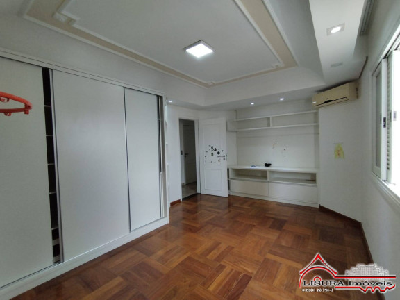 Casa com 3 Quartos para Alugar, 275 m² em Jardim Coleginho - Jacareí