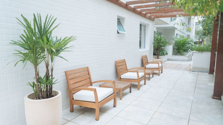 Imagem Apartamento com 2 Quartos à Venda, 121 m²