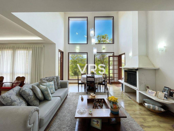 Imagem Casa com 4 Quartos à Venda, 216 m² em Cascata Do Imbuí - Teresópolis