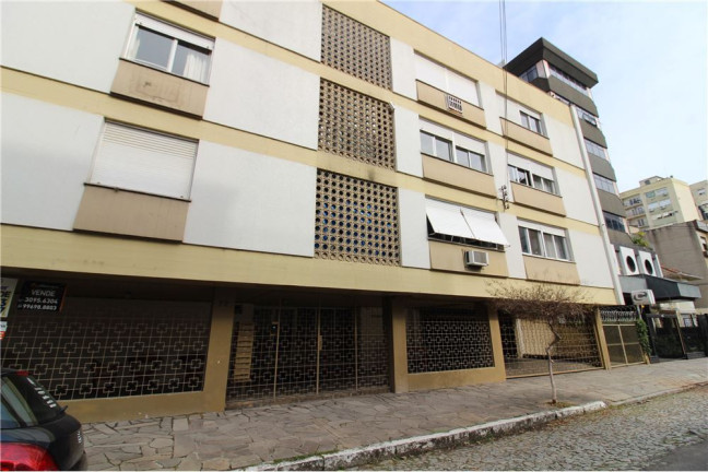 Imagem Imóvel com 3 Quartos à Venda, em Rio Branco - Porto Alegre Imagem Imóvel com 3 Quartos à Venda, em Rio Branco - Porto Alegre