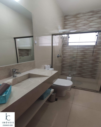 Imagem Casa com 3 Quartos à Venda, 253 m² em Loteamento Moradas Da Serra - São Lourenço