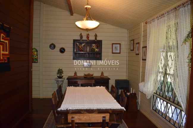 Imagem Casa com 4 Quartos à Venda, 245 m² em Região Do Alto Da Boa Vista - Campos Do Jordão Imagem Casa com 4 Quartos à Venda, 245 m² em Região Do Alto Da Boa Vista - Campos Do Jordão