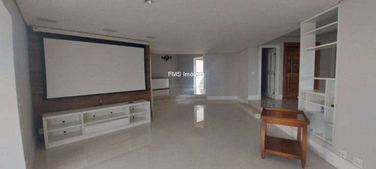 Imóvel com 3 Quartos à Venda, 240 m² em Campo Belo - São Paulo