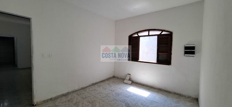 Casa com 2 Quartos à Venda, 100 m²