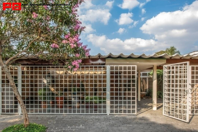 Casa com 3 Quartos à Venda, 203 m² em Granja Julieta - São Paulo