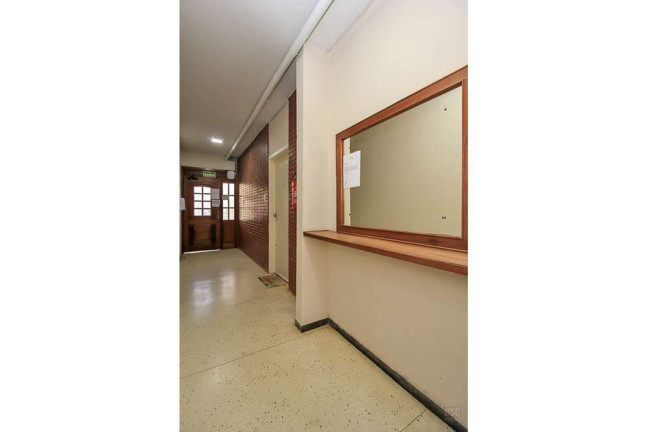 Imagem Imóvel com 1 Quarto à Venda,  em Petrópolis - Porto Alegre