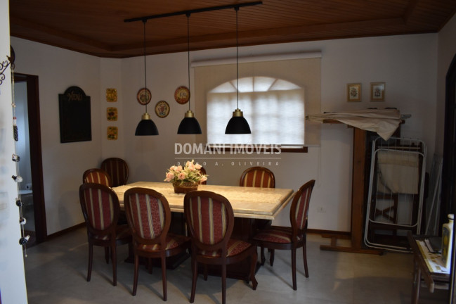 Imagem Casa com 4 Quartos à Venda, 300 m² em Região De Capivari - Campos Do Jordão Imagem Casa com 4 Quartos à Venda, 300 m² em Região De Capivari - Campos Do Jordão