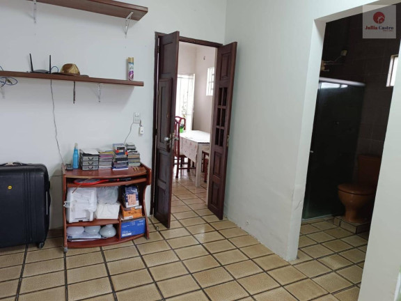 Imagem Casa com 4 Quartos à Venda, 200 m²