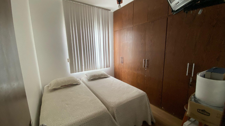 Imagem Casa com 6 Quartos à Venda, 300 m² em Cândida Câmara - Montes Claros