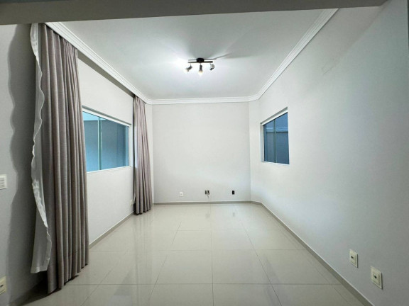 Imagem Sobrado com 3 Quartos à Venda, 180 m² em Praia Dos Amores - Balneário Camboriú Imagem Sobrado com 3 Quartos à Venda, 180 m² em Praia Dos Amores - Balneário Camboriú