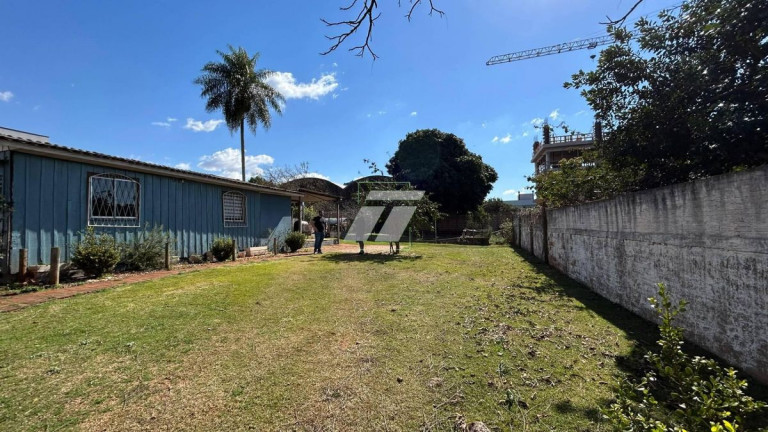 Imagem Casa à Venda, em Centro - Cascavel Imagem Casa à Venda, em Centro - Cascavel