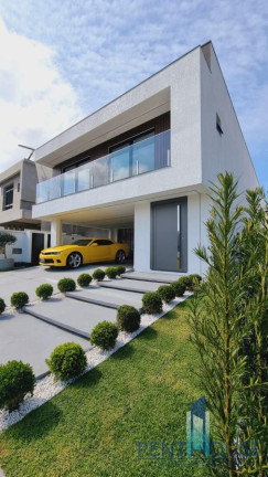 Imagem Casa com 4 Quartos à Venda, 234 m² em Santa Regina - Camboriú Imagem Casa com 4 Quartos à Venda, 234 m² em Santa Regina - Camboriú