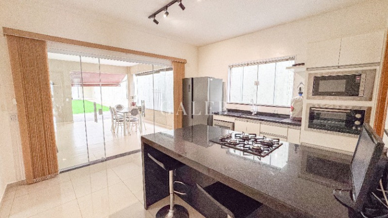 Imagem Casa com 5 Quartos à Venda, 320 m² em Jardim Dos Pinheiros - Atibaia Imagem Casa com 5 Quartos à Venda, 320 m² em Jardim Dos Pinheiros - Atibaia