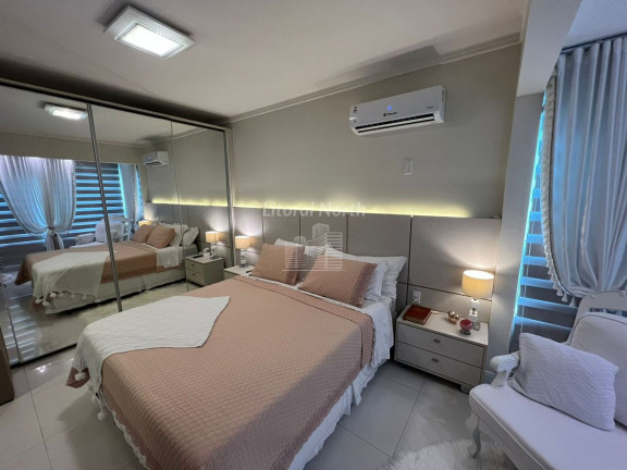 Imagem Apartamento com 4 Quartos à Venda, 141 m² em Centro - Balneário Camboriú Imagem Apartamento com 4 Quartos à Venda, 141 m² em Centro - Balneário Camboriú