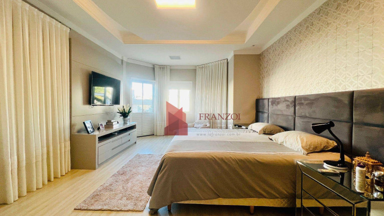 Imagem Casa com 4 Quartos à Venda, 381 m² em Vila Operária - Itajaí