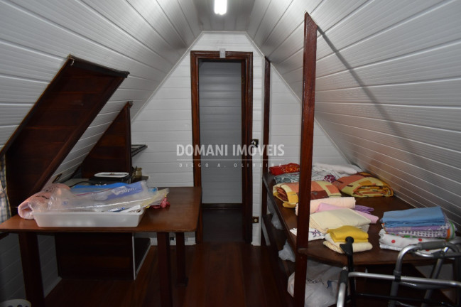 Imagem Casa com 2 Quartos à Venda, 215 m² em Região Do Toriba - Campos Do Jordão Imagem Casa com 2 Quartos à Venda, 215 m² em Região Do Toriba - Campos Do Jordão