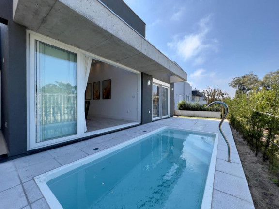 Imagem Casa com 4 Quartos à Venda, 188 m² em Novo Louro - Capao Da Canoa Imagem Casa com 4 Quartos à Venda, 188 m² em Novo Louro - Capao Da Canoa