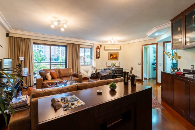 Apartamento com 3 Quartos à Venda, 120 m² em Moema - São Paulo
