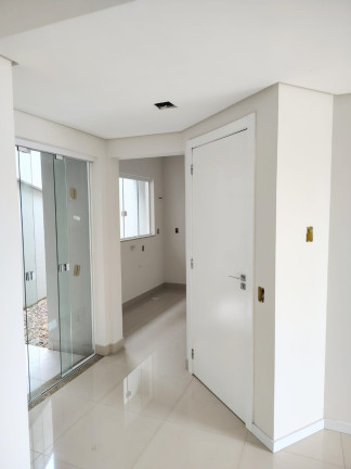 Imagem Sobrado com 3 Quartos à Venda, 154 m² em Escola Agrícola - Blumenau Imagem Sobrado com 3 Quartos à Venda, 154 m² em Escola Agrícola - Blumenau