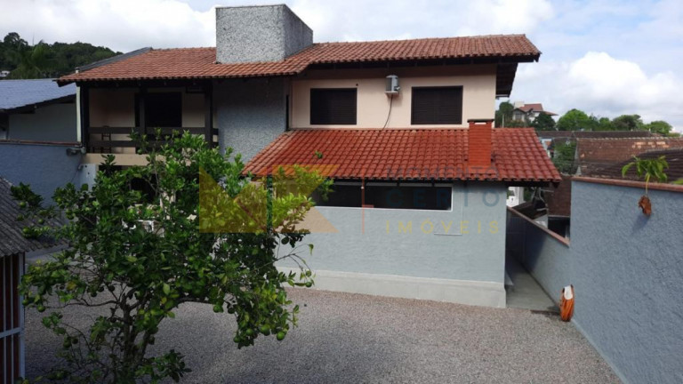 Casa com 3 Quartos à Venda, 195 m² em Velha - Blumenau