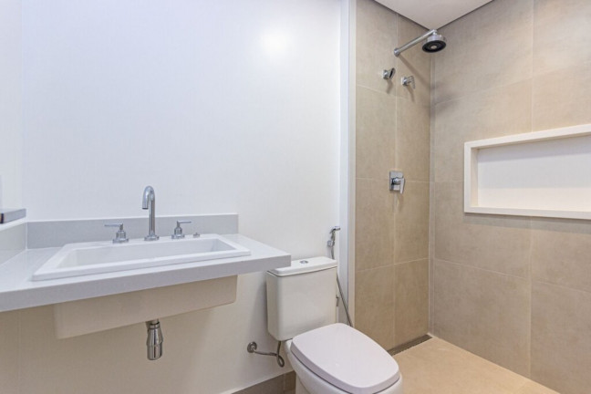 Imagem Imóvel com 3 Quartos à Venda, 129 m² em Copacabana - Rio De Janeiro Imagem Imóvel com 3 Quartos à Venda, 129 m² em Copacabana - Rio De Janeiro